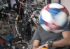 Mingi de fotbal testate de astronauti in spatiu
